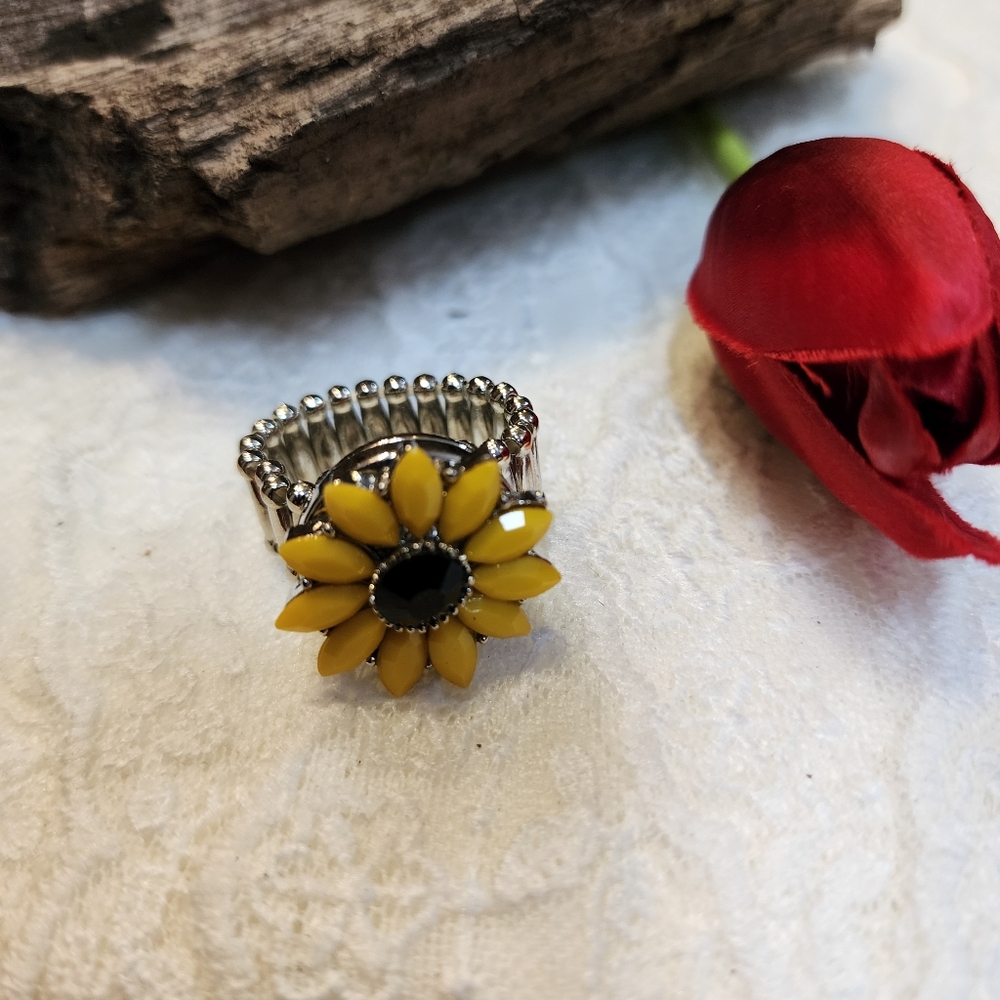 Sunflower Silver Toned Stretch Ring - image 1